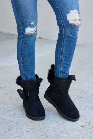 Cozy Elegance: Forever Link Plush Thermal Flat Boots