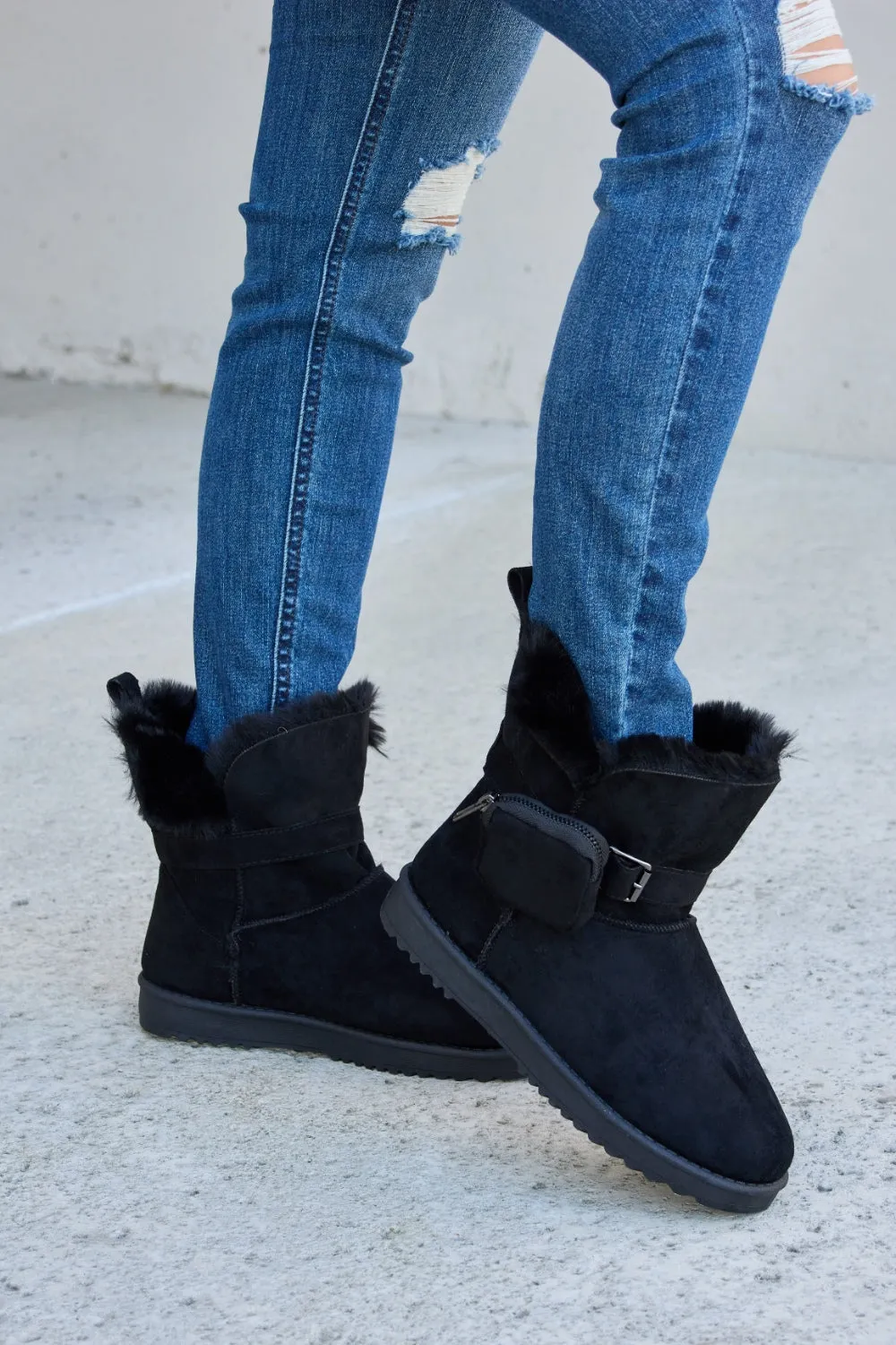 Cozy Elegance: Forever Link Plush Thermal Flat Boots