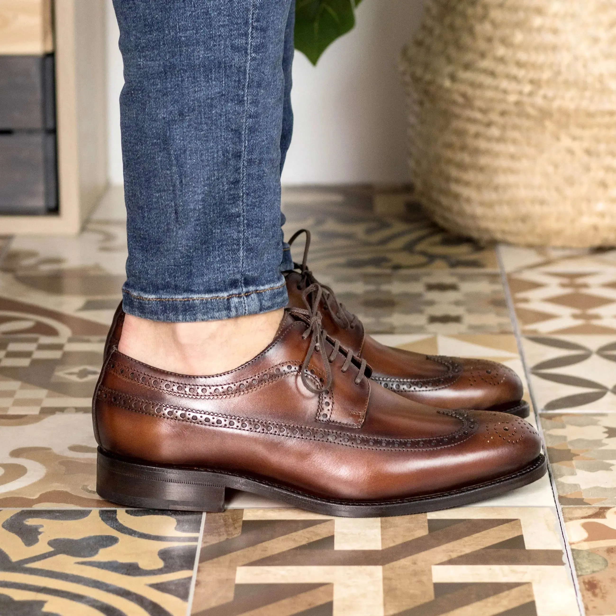DapperFam Zephyr in Med Brown Men's Italian Leather Longwing Blucher