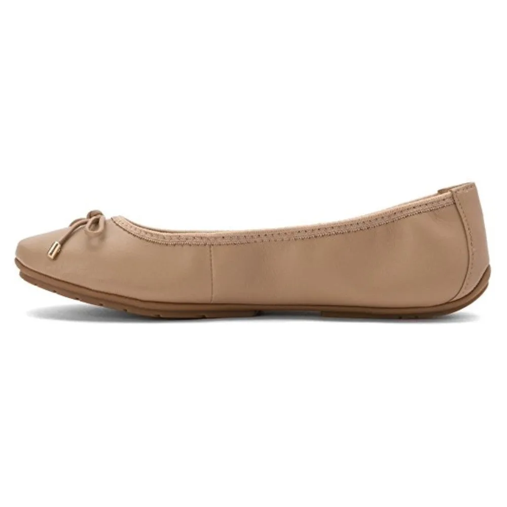 Halle Driftwood Me Too Flat
